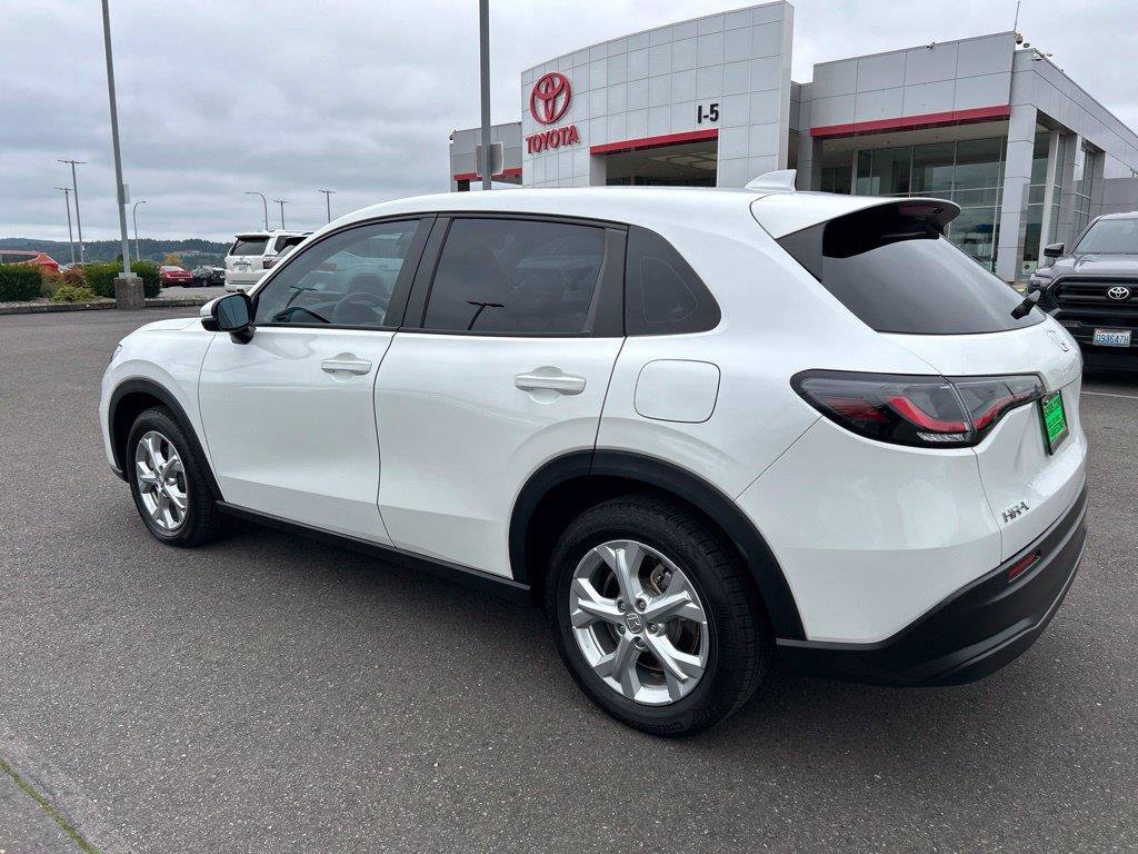 Used 2024 Honda HR-V LX image 9