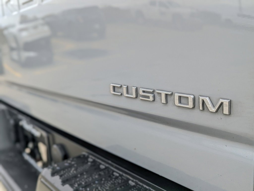 Used 2025 Chevrolet Silverado 2500 Custom w/ Custom Value Package image 11