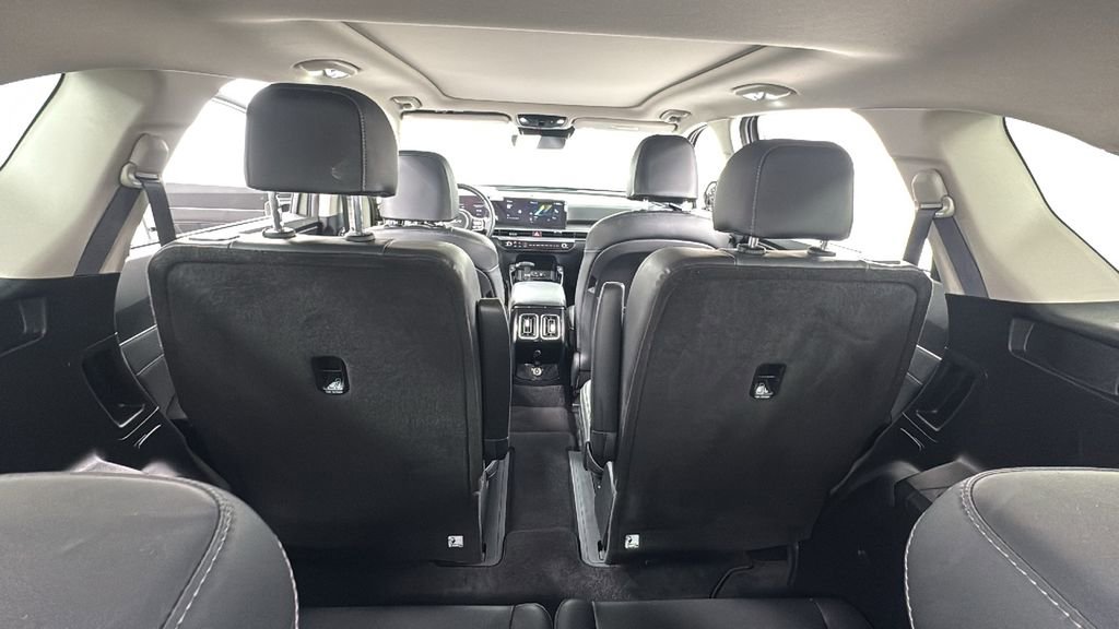 Used 2025 Kia Sorento SX image 19