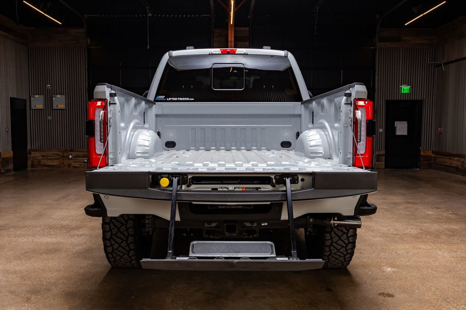 Used 2026 Ford F250 Platinum AWD/4WD image 9
