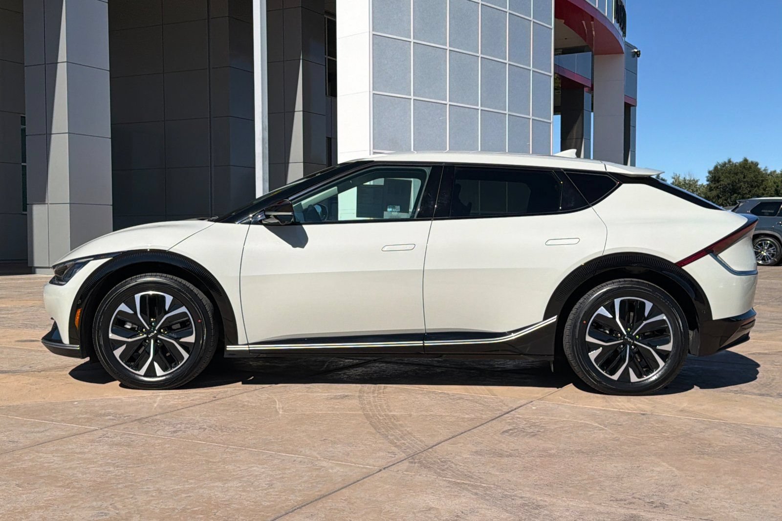 Used 2024 Kia EV6 Wind w/ Wind Technology Package AWD/4WD image 7
