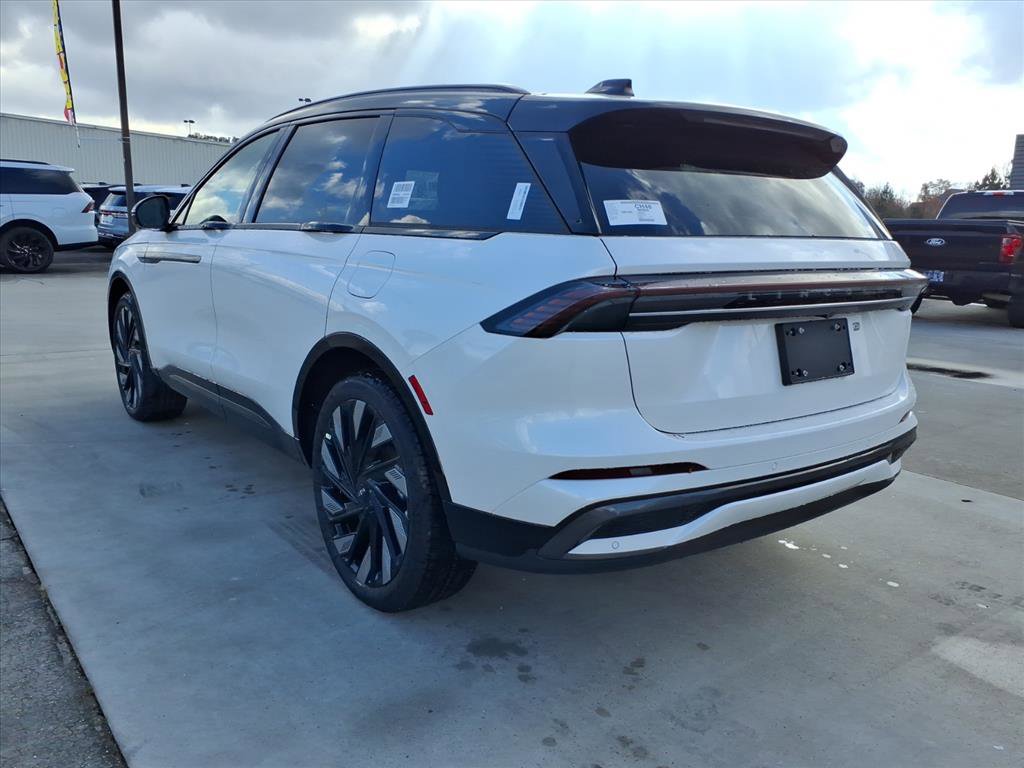 New 2026 Lincoln Nautilus Reserve w/ Jet Appearance Package image 3