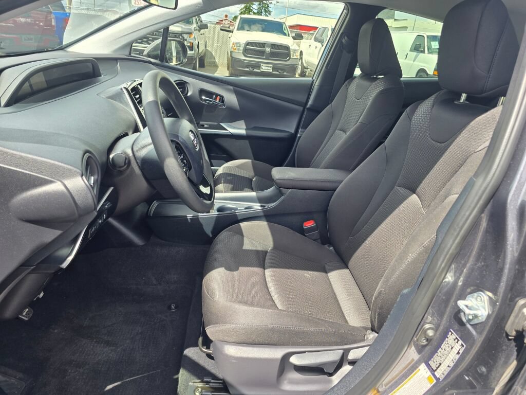 Used 2020 Toyota Prius LE AWD/4WD image 20