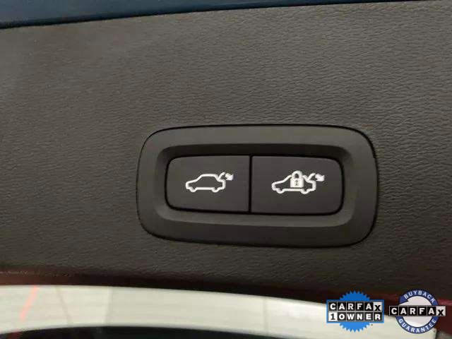 Used 2025 Volvo XC40 B5 Core image 8