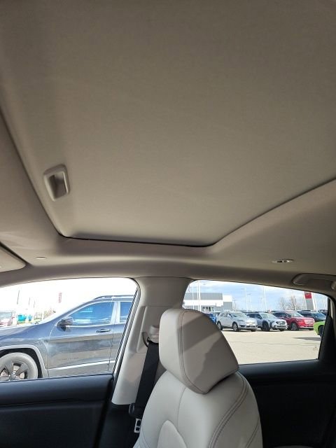 Used 2024 Honda HR-V EX-L image 3