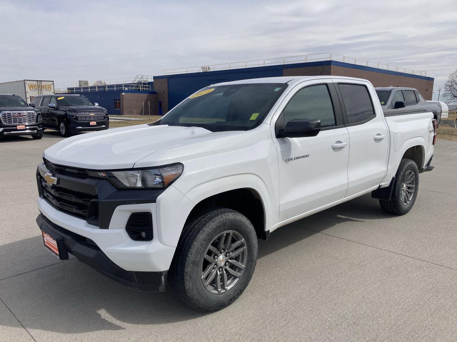Used 2023 Chevrolet Colorado LT w/ LT Convenience Package II AWD/4WD image 8