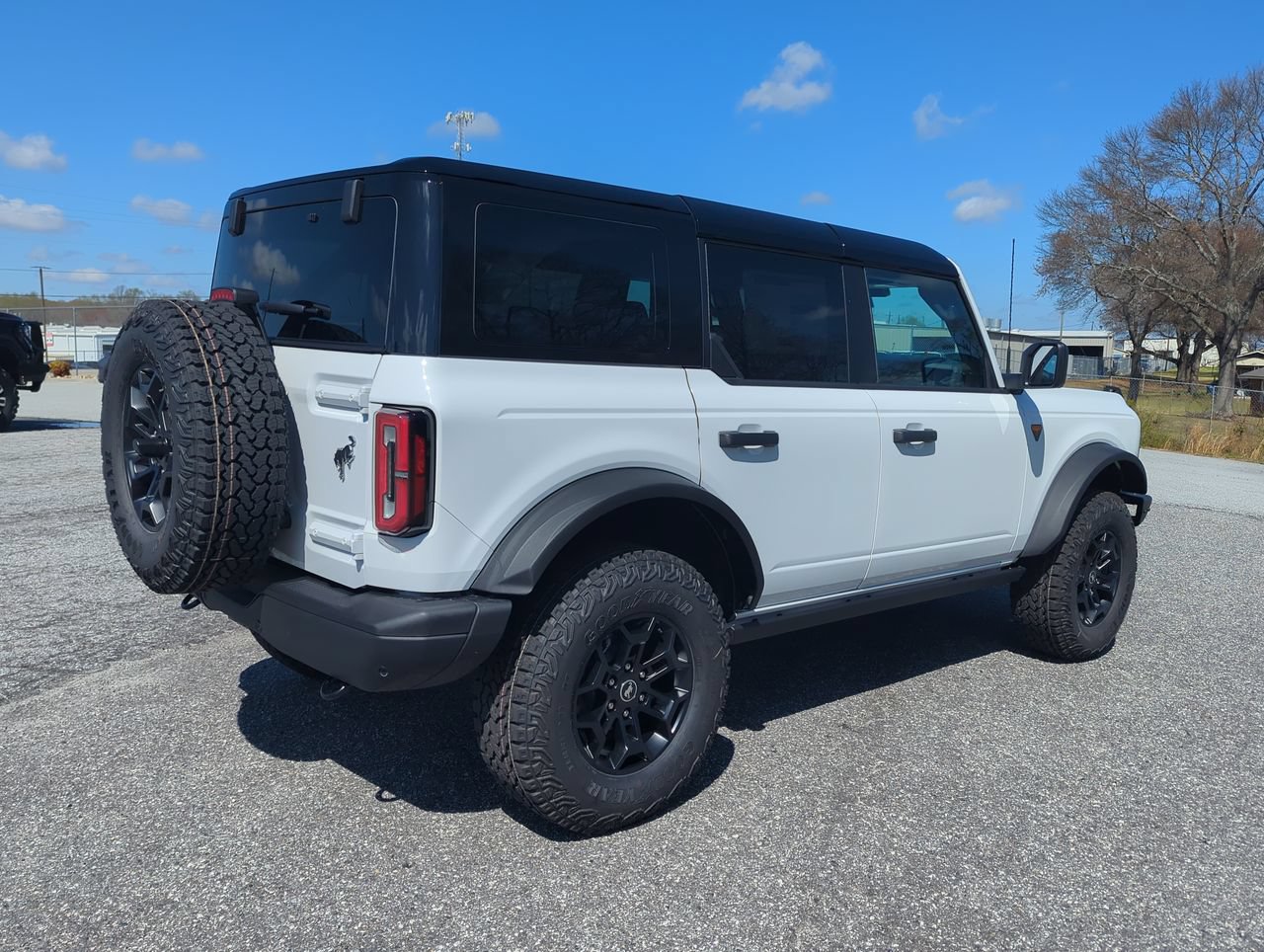 New 2026 Ford Bronco Badlands AWD/4WD image 3