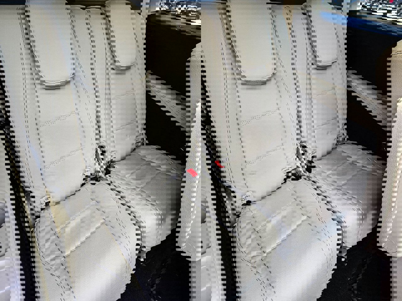 New 2026 Mercedes-Benz GLS 450 4MATIC image 44