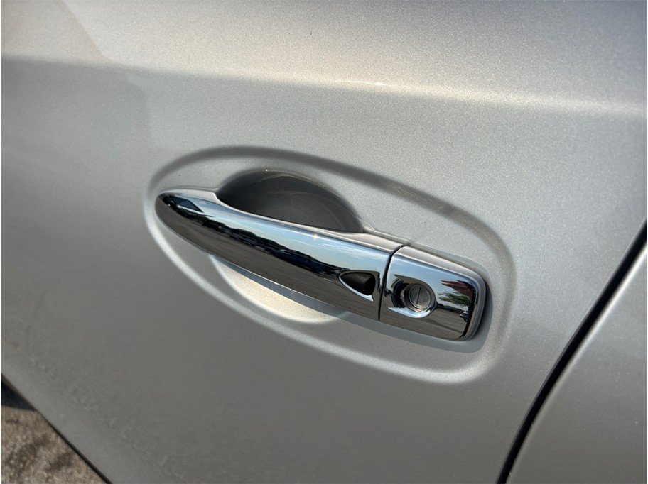 Used 2020 Nissan Rogue SV w/ Premium Package FWD image 16