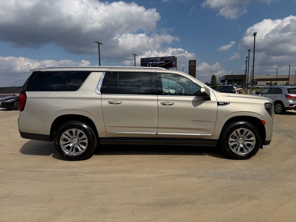 Used 2021 GMC Yukon XL Denali image 5