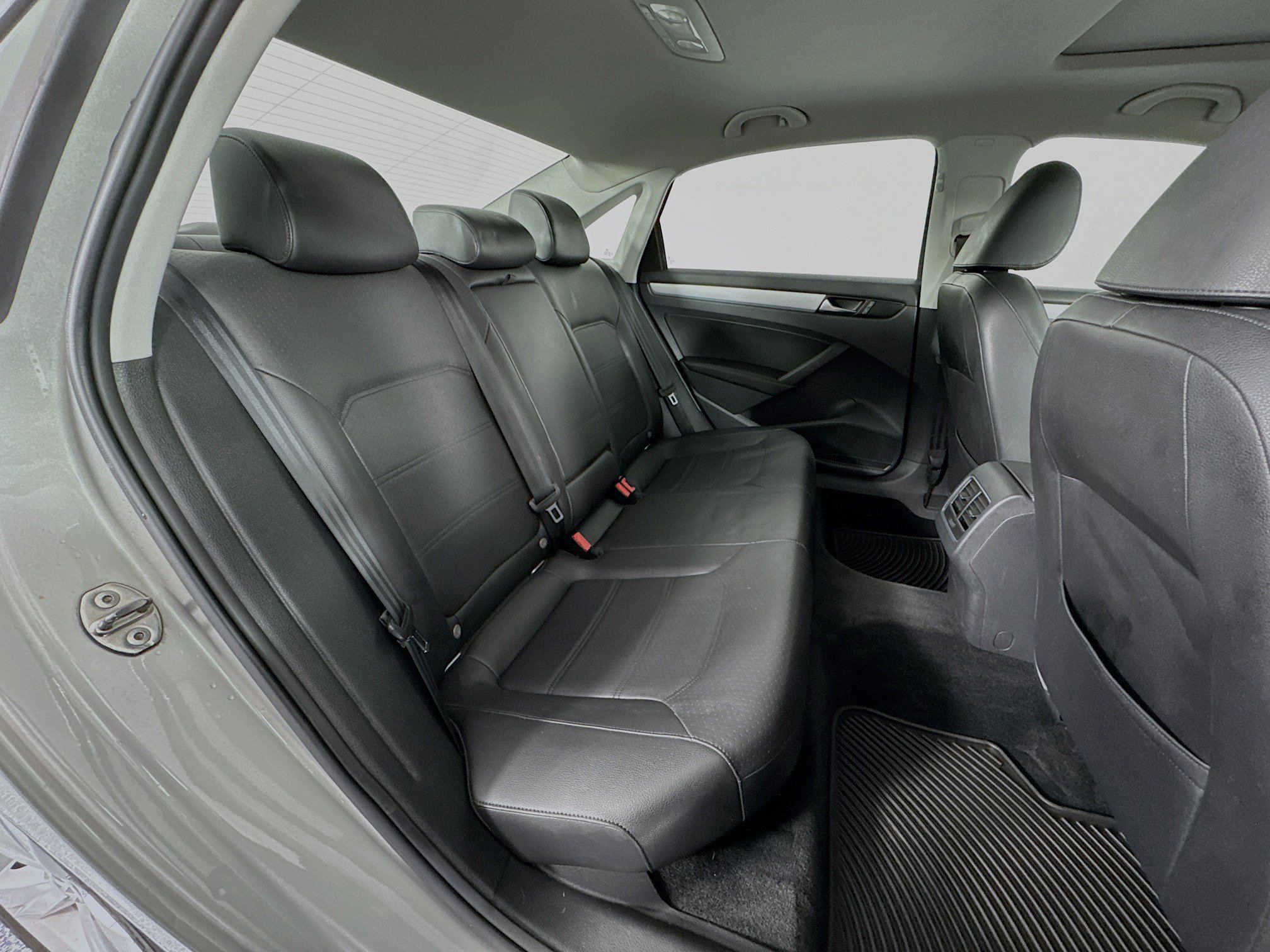 Used 2013 Volkswagen Passat 2.5 SE image 26