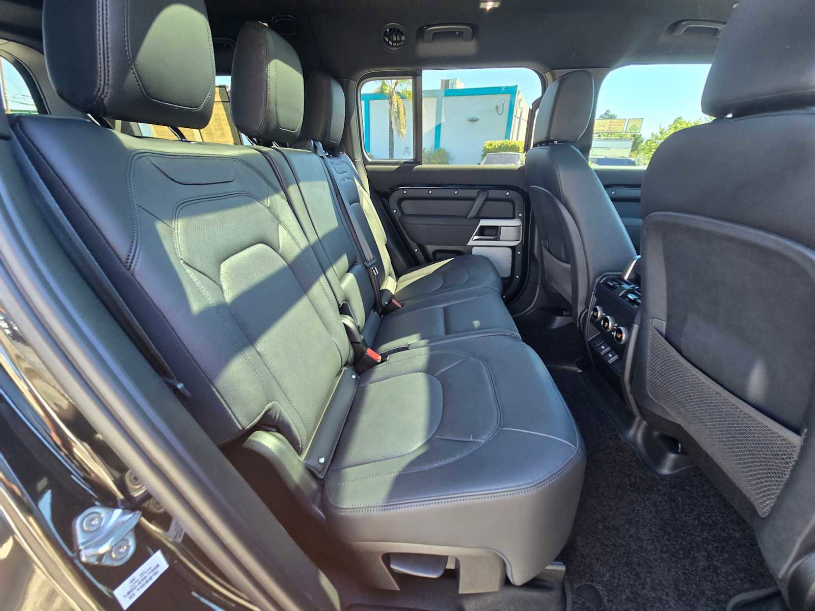 Used 2023 Land Rover Defender 130 SE image 14