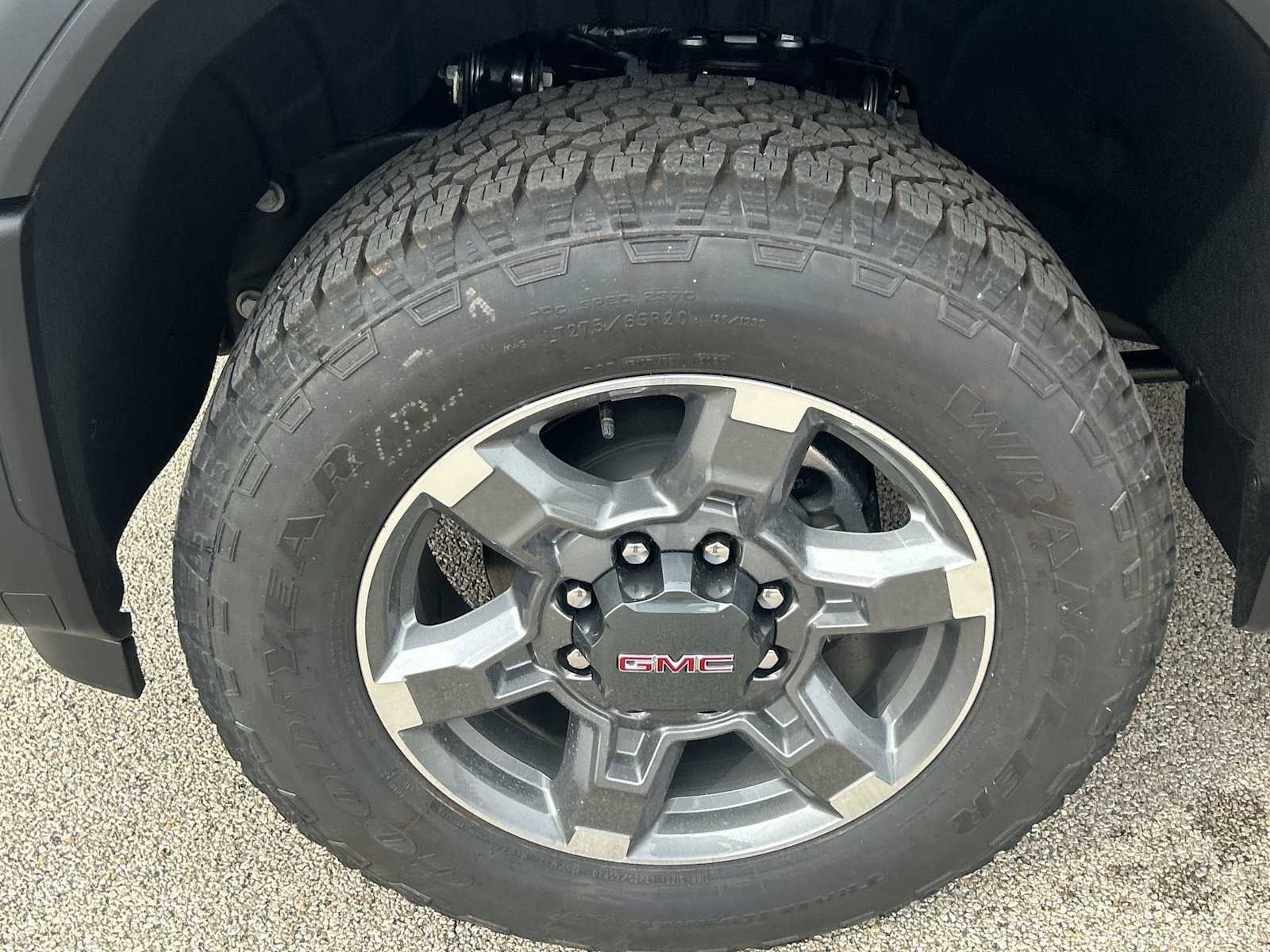 New 2026 GMC Sierra 2500 SLE image 32