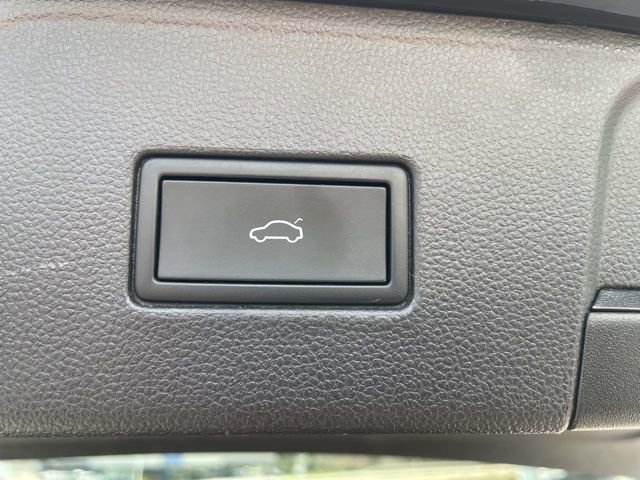 Certified 2023 Volkswagen Atlas SE w/ Panoramic Sunroof Package image 11