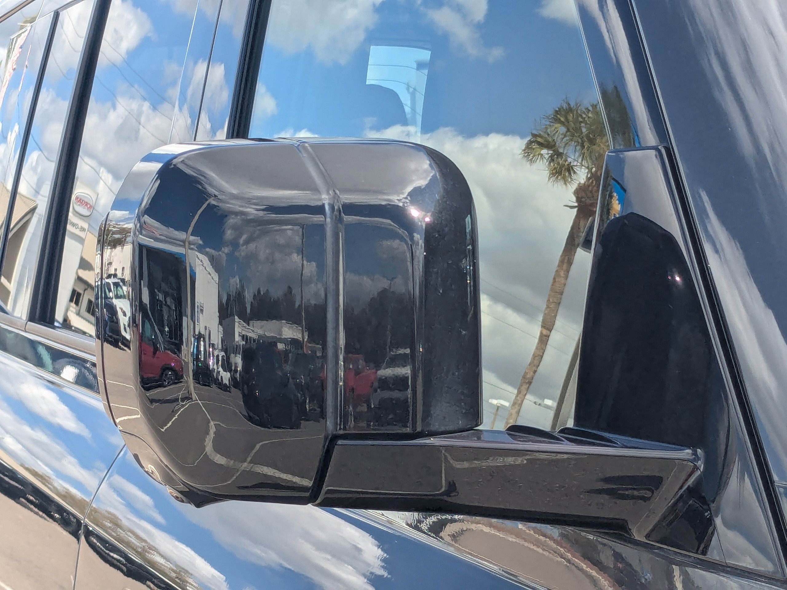 Used 2023 Land Rover Defender 130 First Edition image 11