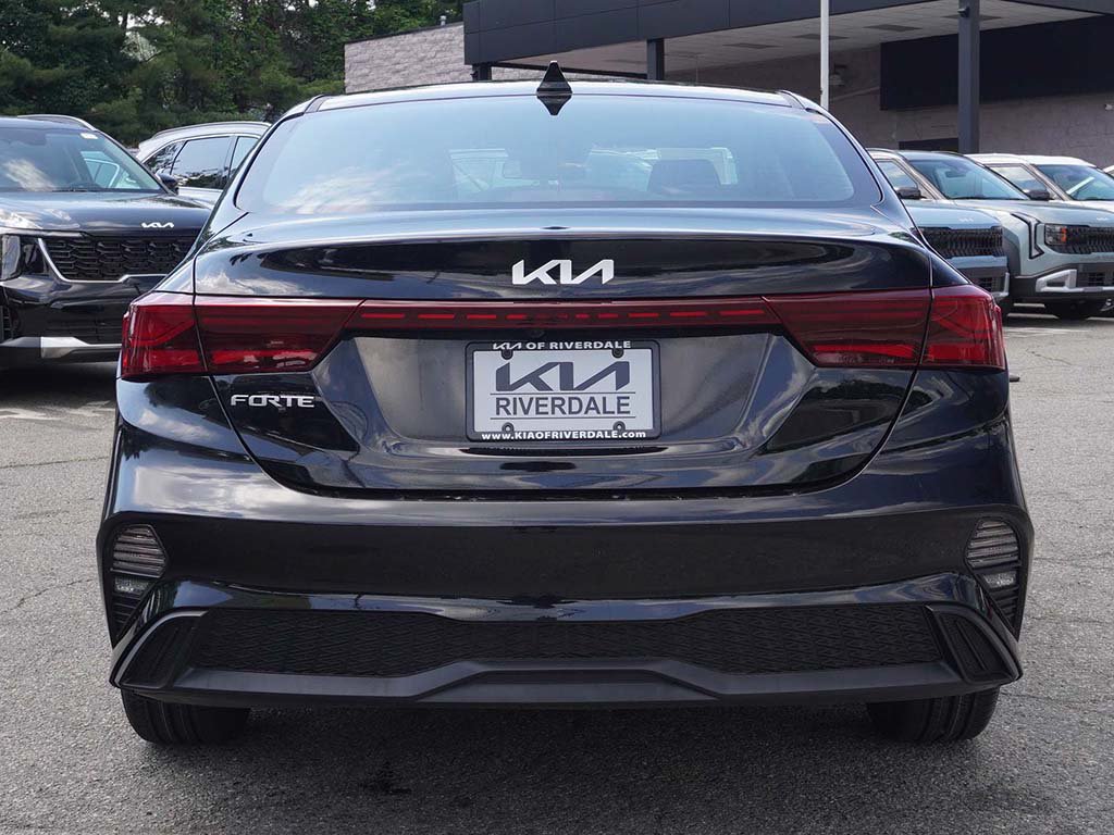 Used 2023 Kia Forte LXS FWD image 10