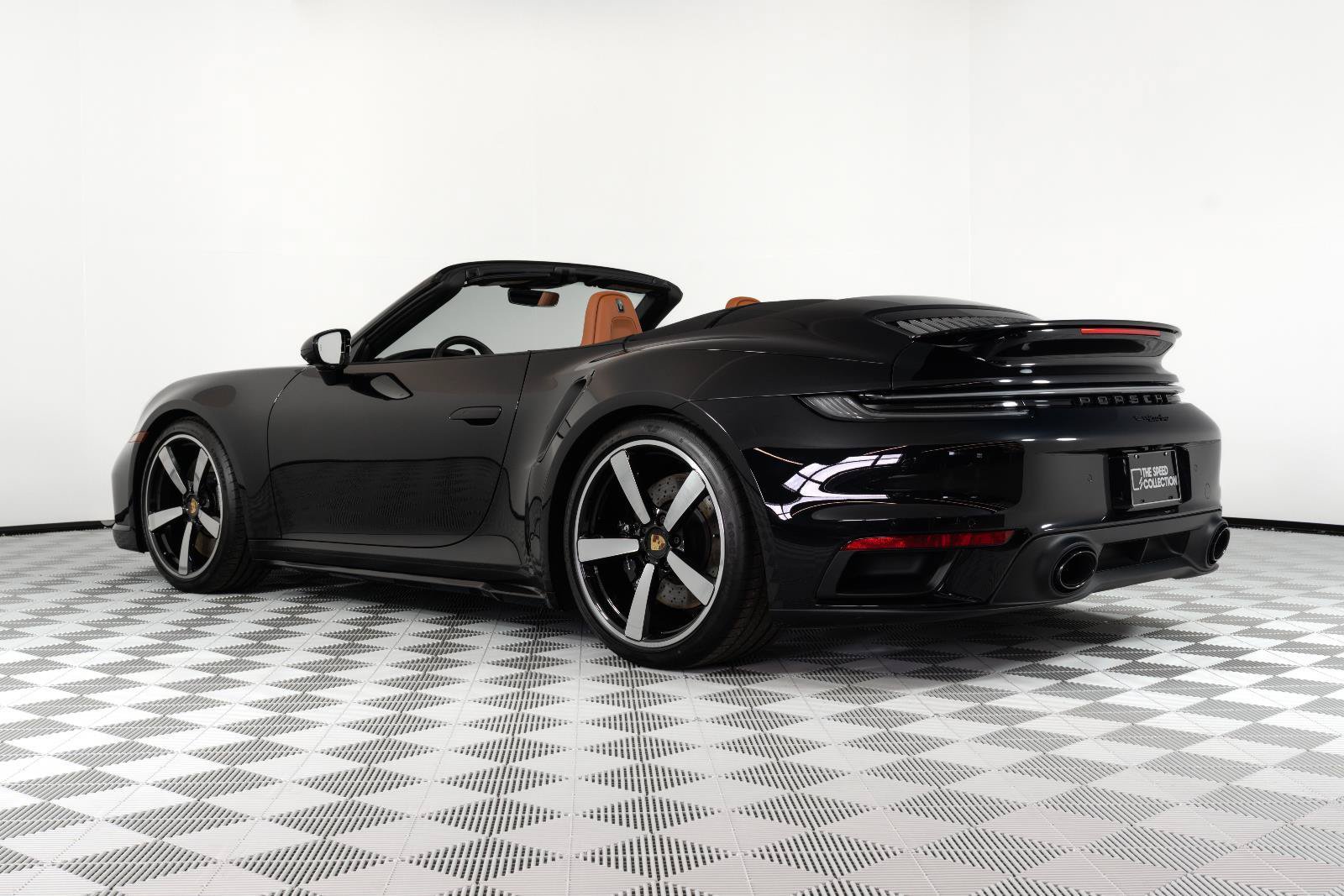 Used 2024 Porsche 911 Turbo AWD/4WD image 2