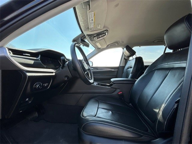 Used 2022 Jeep Grand Cherokee L Limited w/ Luxury Tech Group II image 11