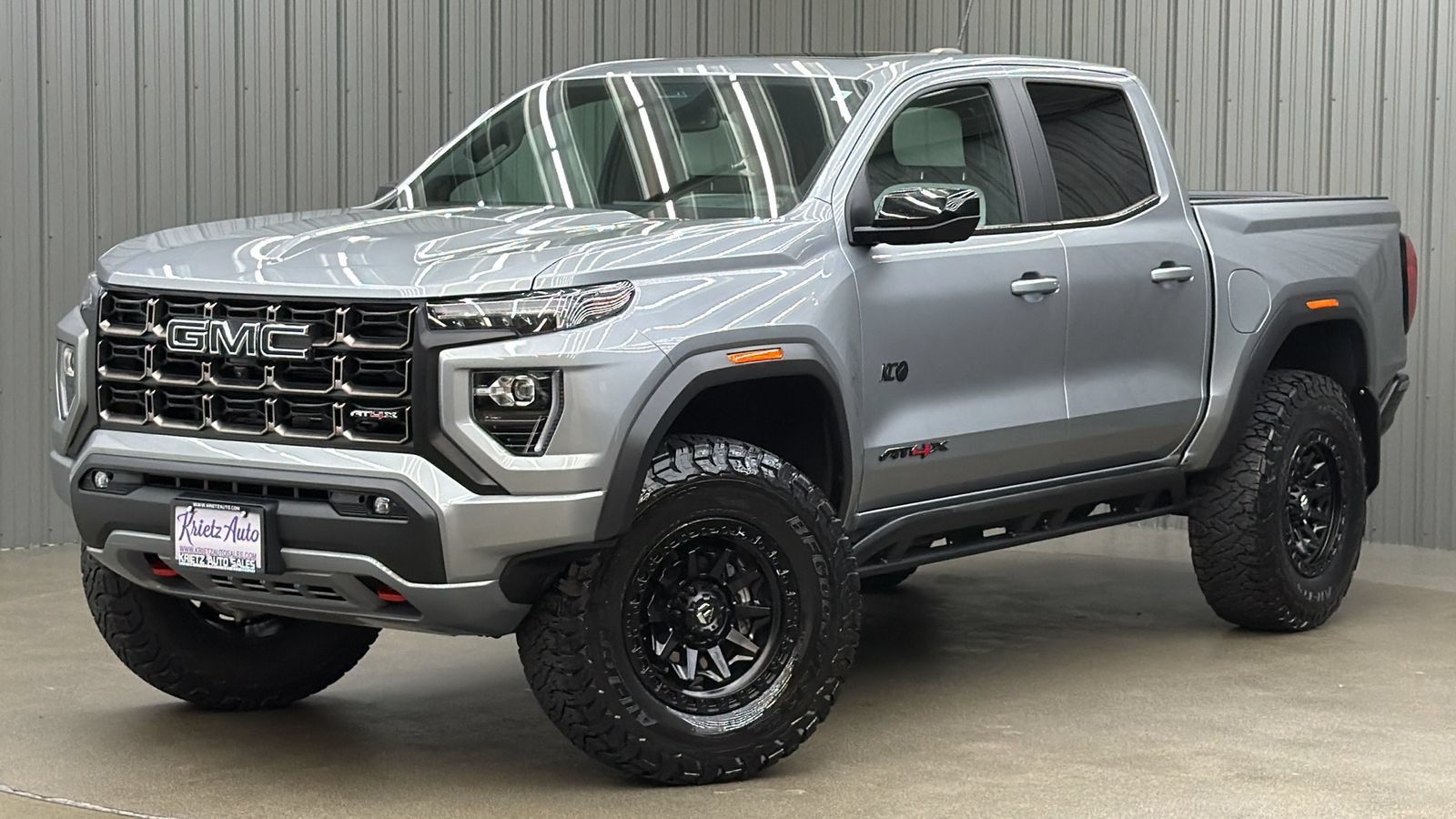 Used 2025 GMC Canyon AT4 w/ AT4X Package AWD/4WD image 1
