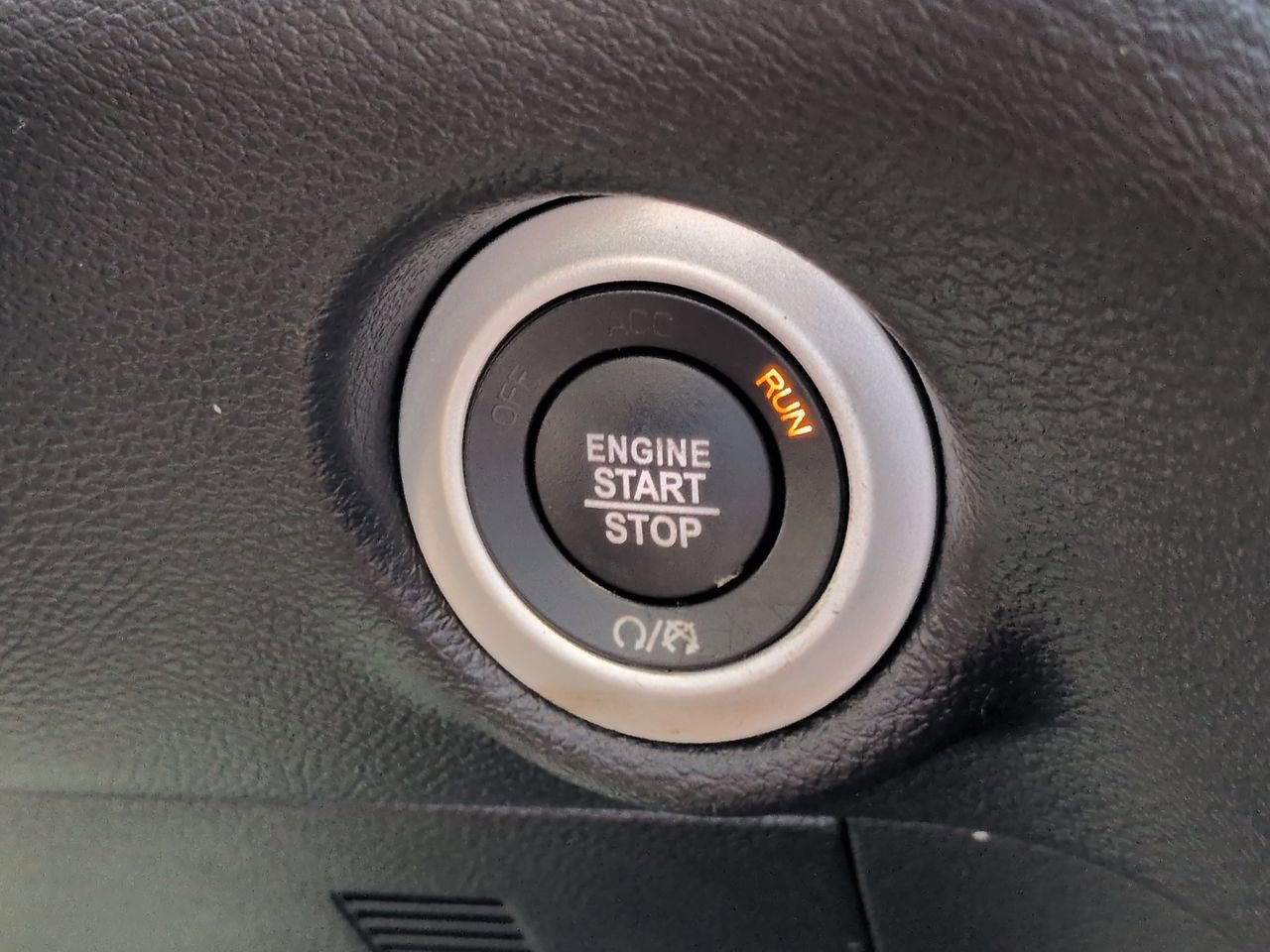 Used 2026 Chrysler Pacifica Select FWD image 29