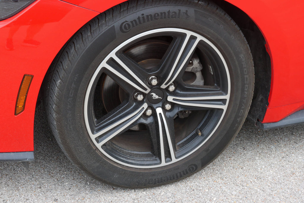 Used 2025 Ford Mustang Premium RWD image 7