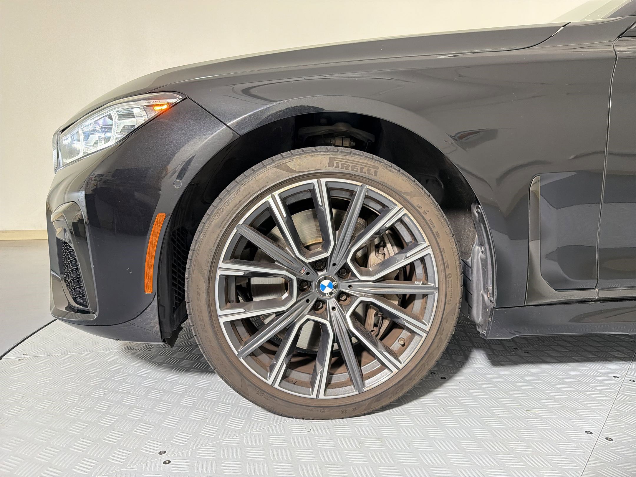 Used 2021 BMW 750i xDrive w/ Luxury Rear Seating Package AWD/4WD image 10