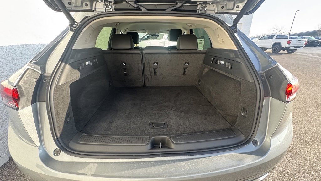 Used 2023 Buick Envision Essence image 10