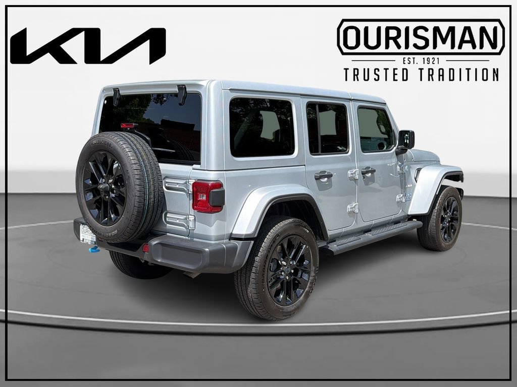 Used 2024 Jeep Wrangler Unlimited Sahara AWD/4WD image 4