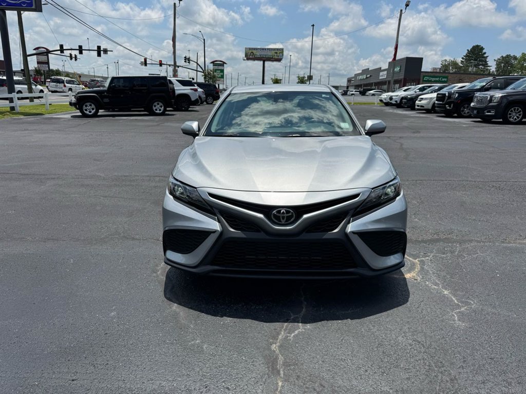 Used 2024 Toyota Camry SE AWD/4WD image 3