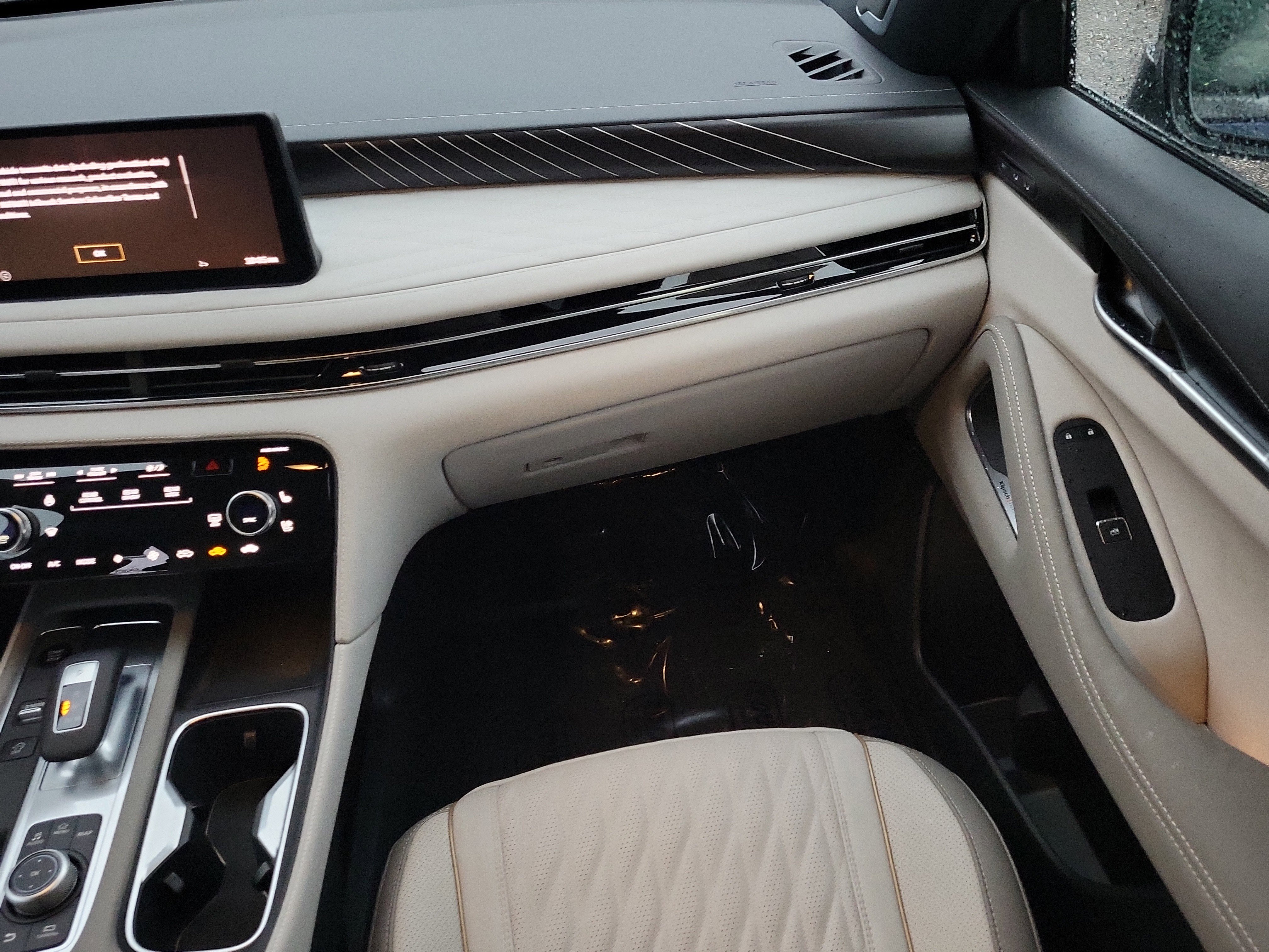 New 2026 INFINITI QX60 Autograph w/ Dark Cargo Package image 10