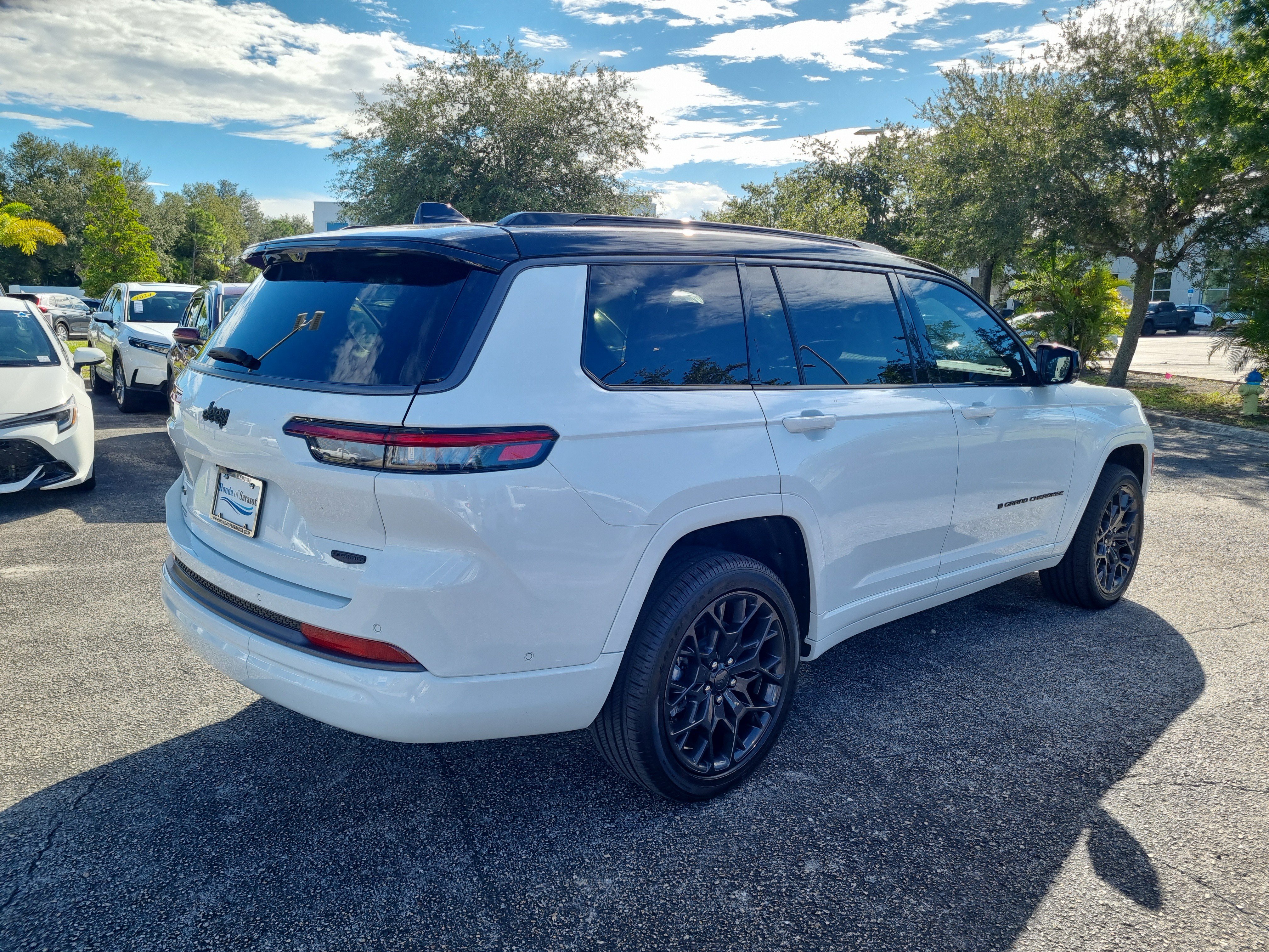 Used 2026 Jeep Grand Cherokee L Summit AWD/4WD image 7