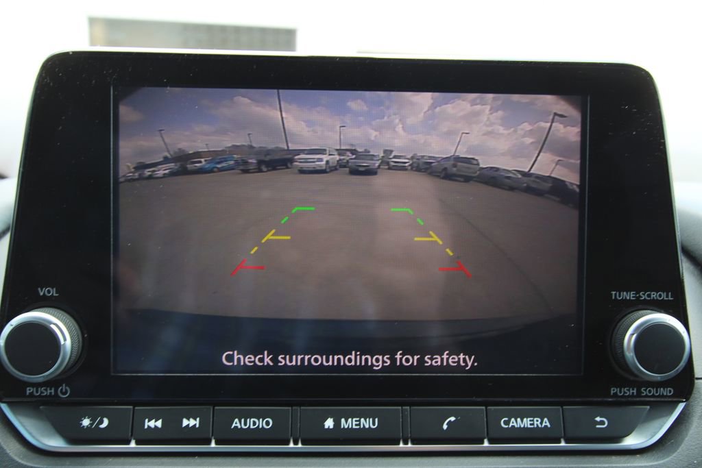 Used 2022 Nissan Rogue S image 11