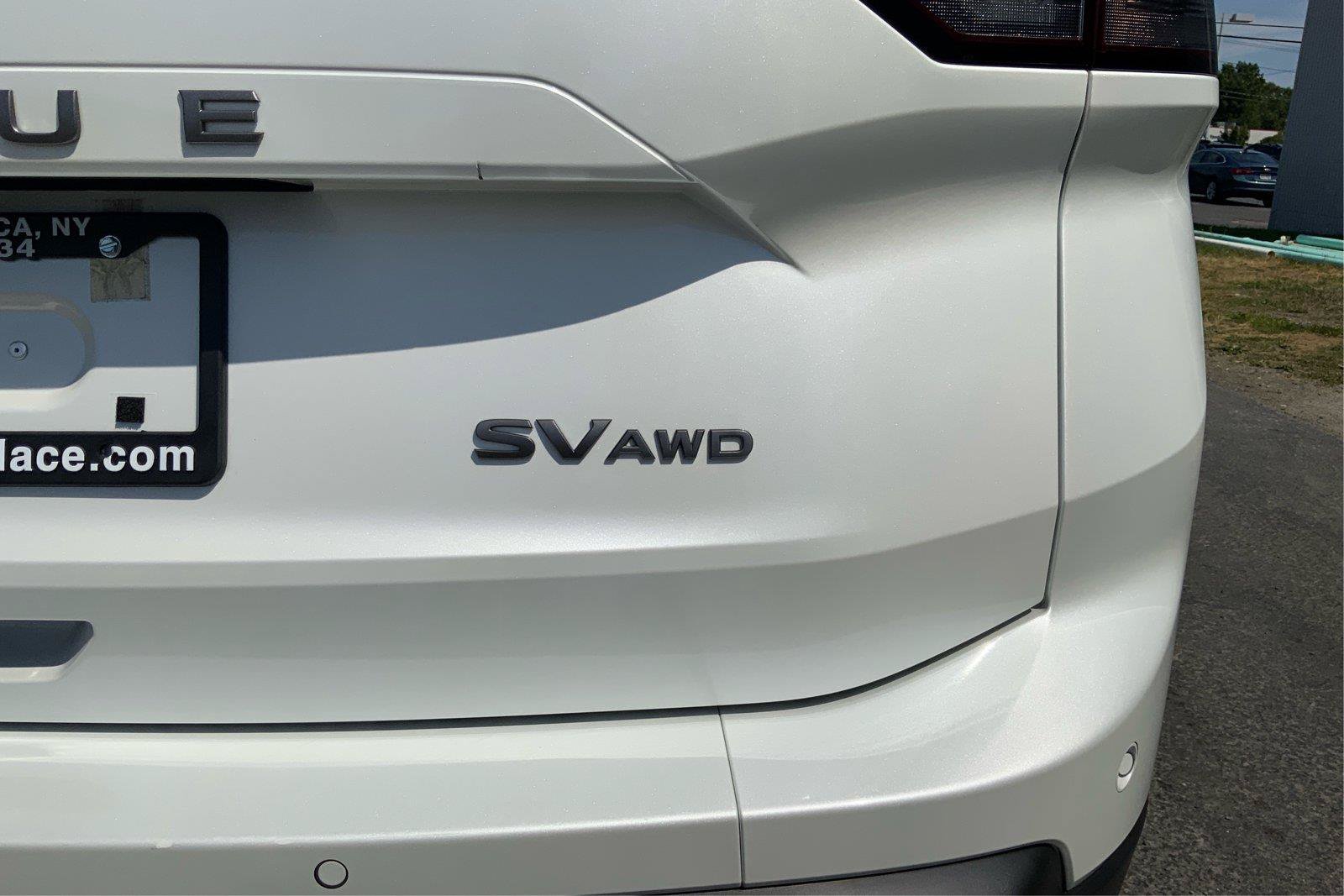 Used 2024 Nissan Rogue SV AWD/4WD image 23