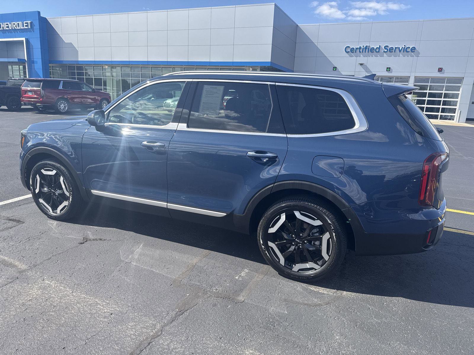 Used 2025 Kia Telluride S AWD/4WD image 6