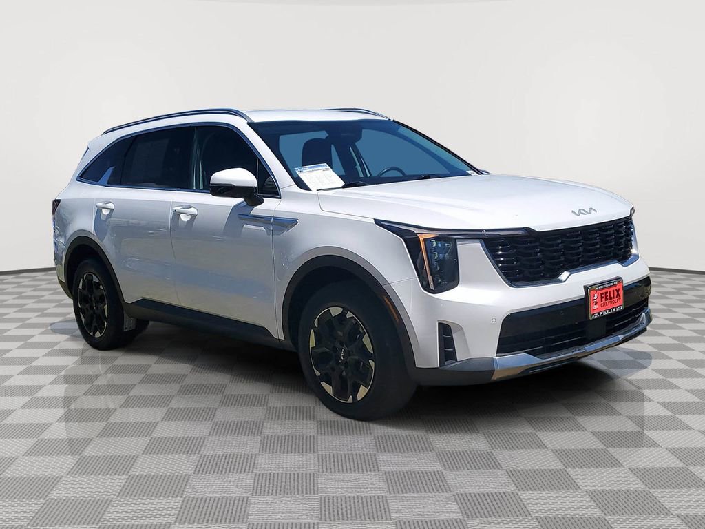 Used 2024 Kia Sorento S AWD/4WD image 3