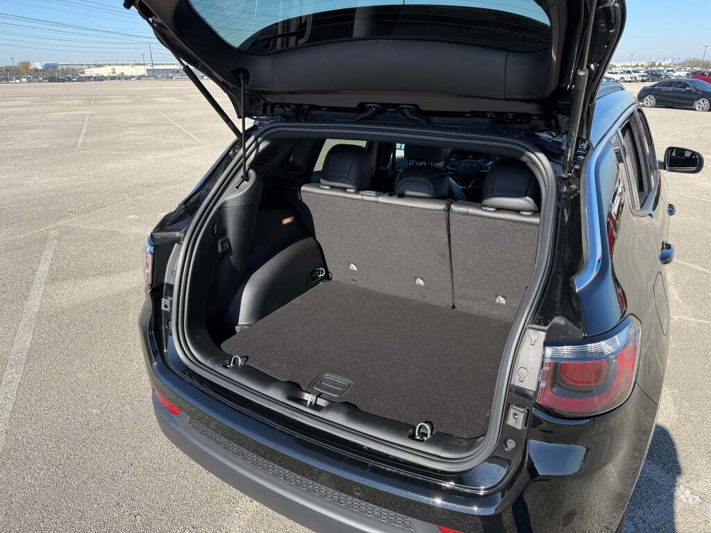 New 2026 Jeep Compass Limited image 18