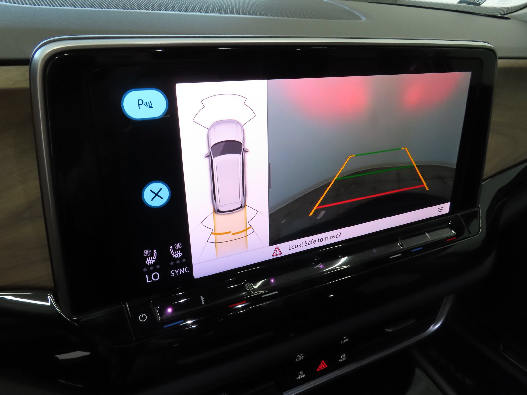 Certified 2026 Volkswagen Atlas SE FWD image 18