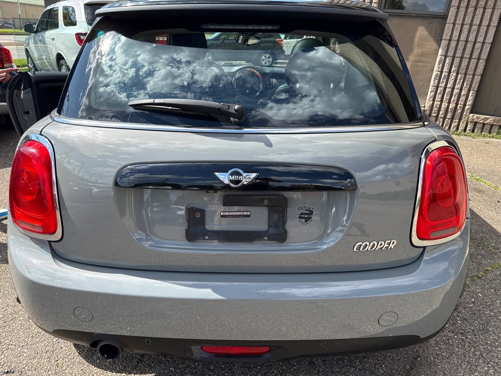 Used 2017 MINI Cooper 2-Door Hardtop FWD image 16