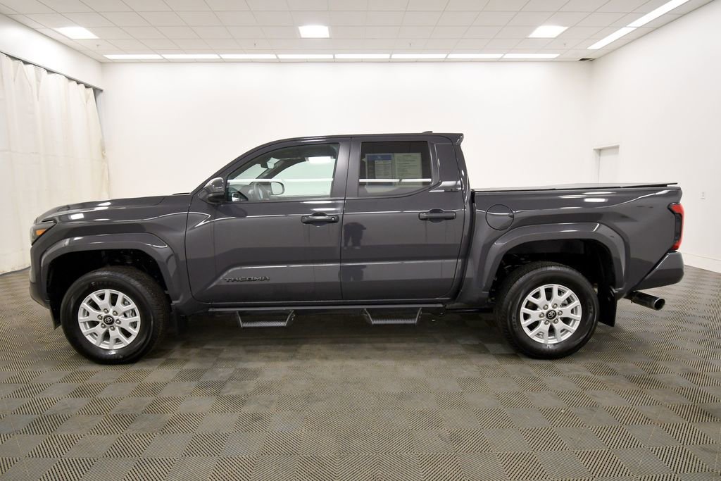 Used 2024 Toyota Tacoma SR5 AWD/4WD image 4
