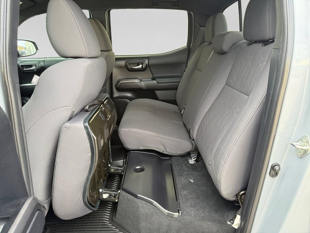 Used 2019 Toyota Tacoma TRD Off-Road w/ Technology Package AWD/4WD image 28