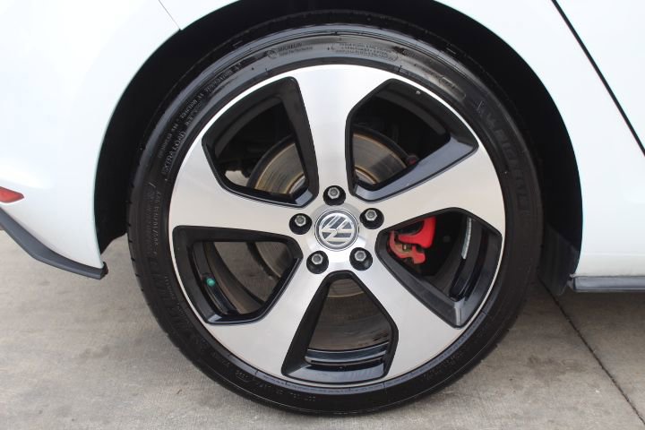 Used 2016 Volkswagen Golf S image 10