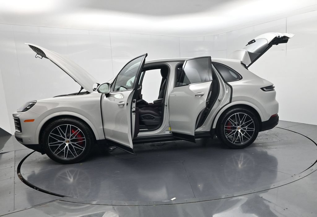 Used 2025 Porsche Cayenne S AWD/4WD image 68