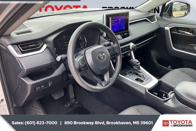 Used 2024 Toyota RAV4 XLE image 12