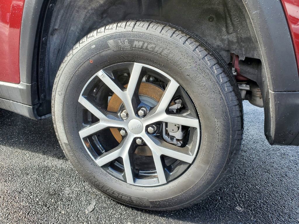 Used 2024 Jeep Grand Cherokee Limited image 5