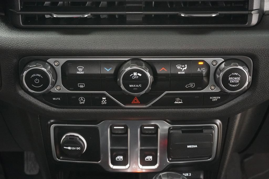 Used 2024 Jeep Wrangler Sport S image 15