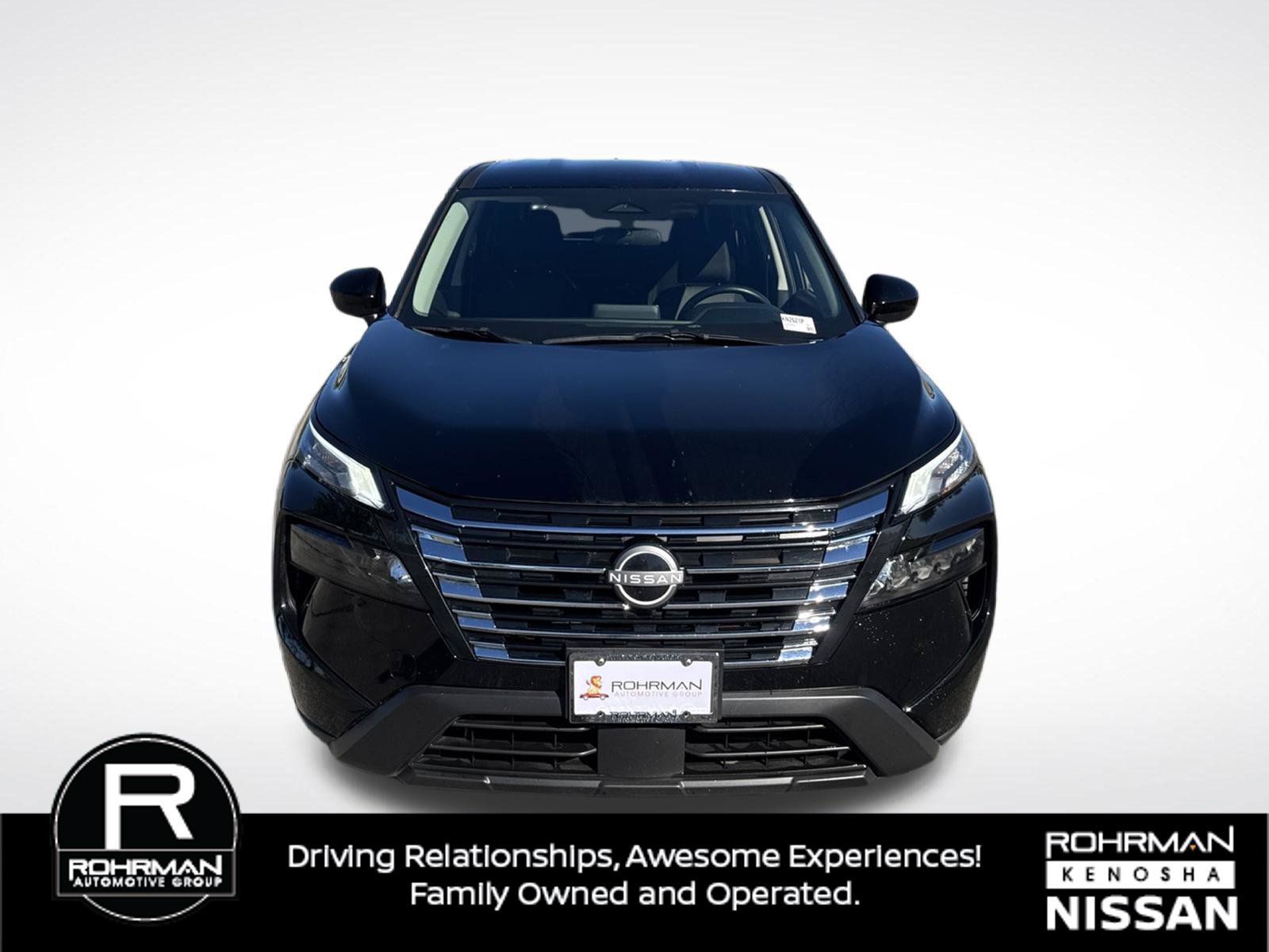 Used 2025 Nissan Rogue SV AWD/4WD image 2