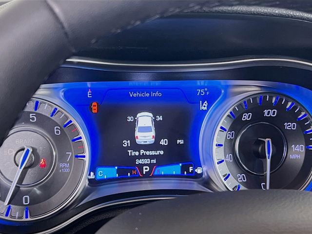 Used 2023 Chrysler 300 Touring w/ Safetytec Plus Group image 13