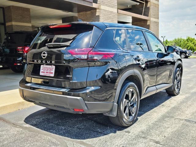 Used 2025 Nissan Rogue SV AWD/4WD image 6