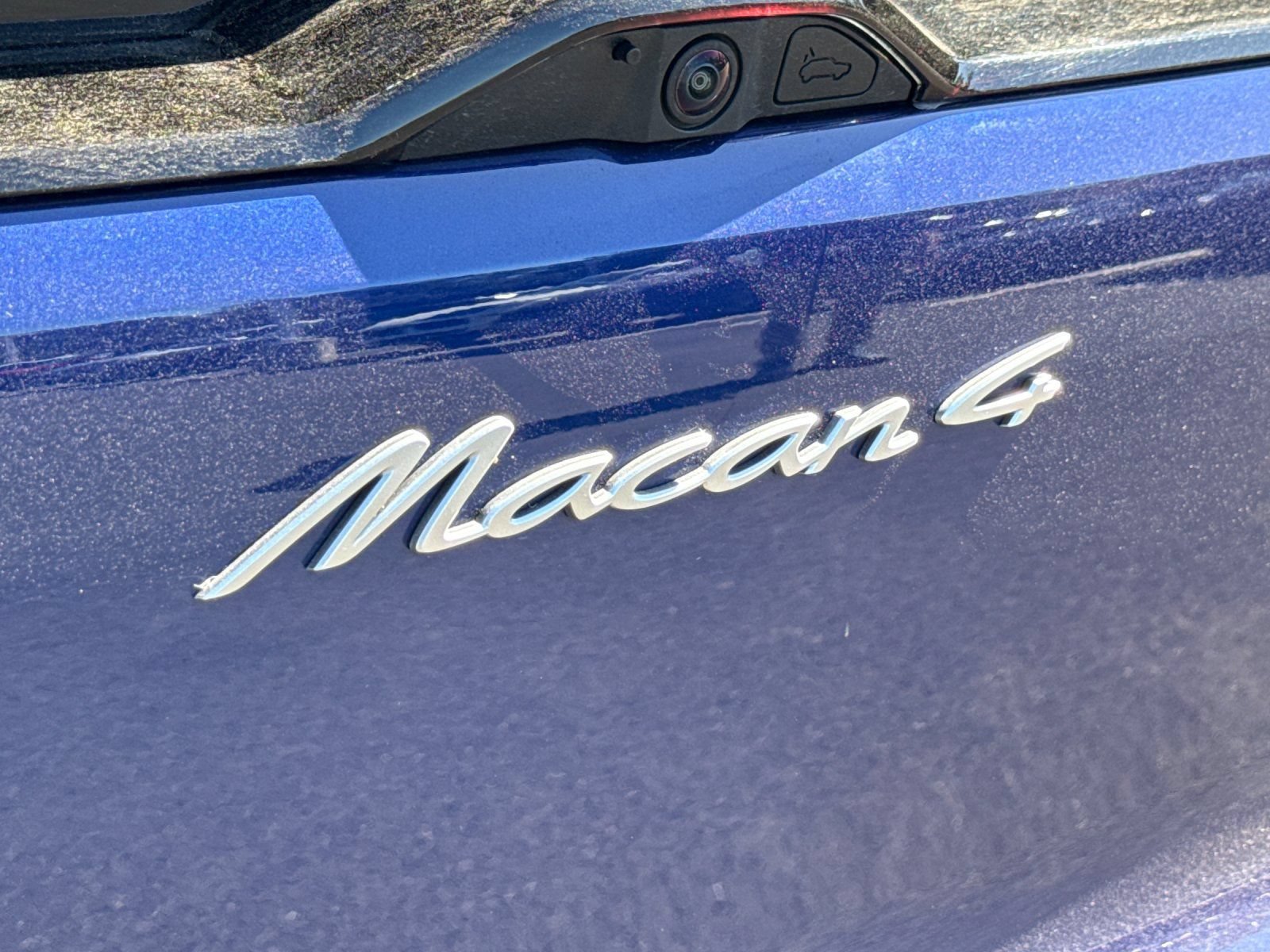 Used 2025 Porsche Macan 4 Electric AWD/4WD image 28