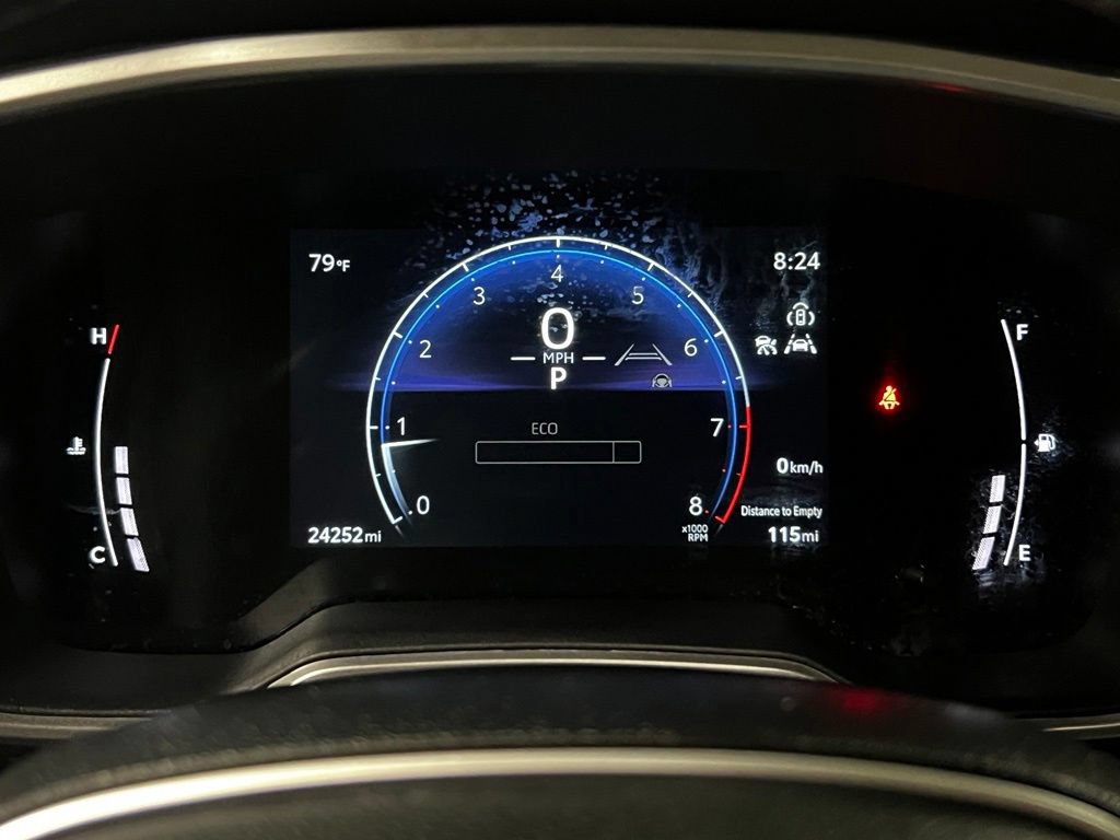 Used 2023 Toyota Corolla Cross XLE AWD/4WD image 17